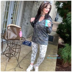 - Camouflage Yoga High Quality Workout Leggings